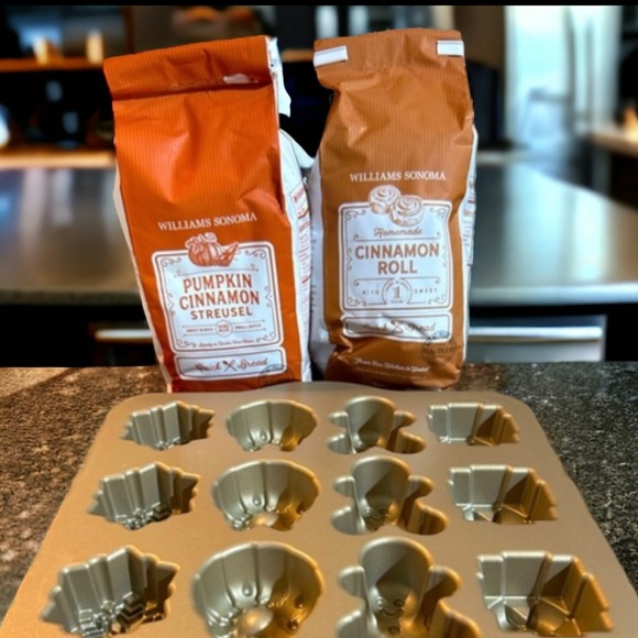 Nordic Ware Nonstick Cast Aluminum Holiday Bitelets Pan Baking Bundle & More! - Picture 3 of 13